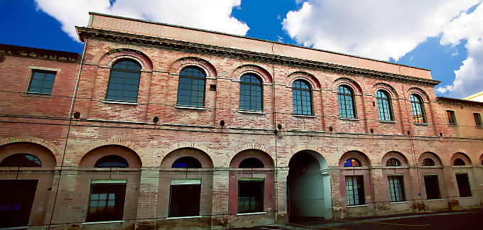 Produciamo con orgoglio in Italia nella storica Manifattura Tabacchi di Chiaravalle.